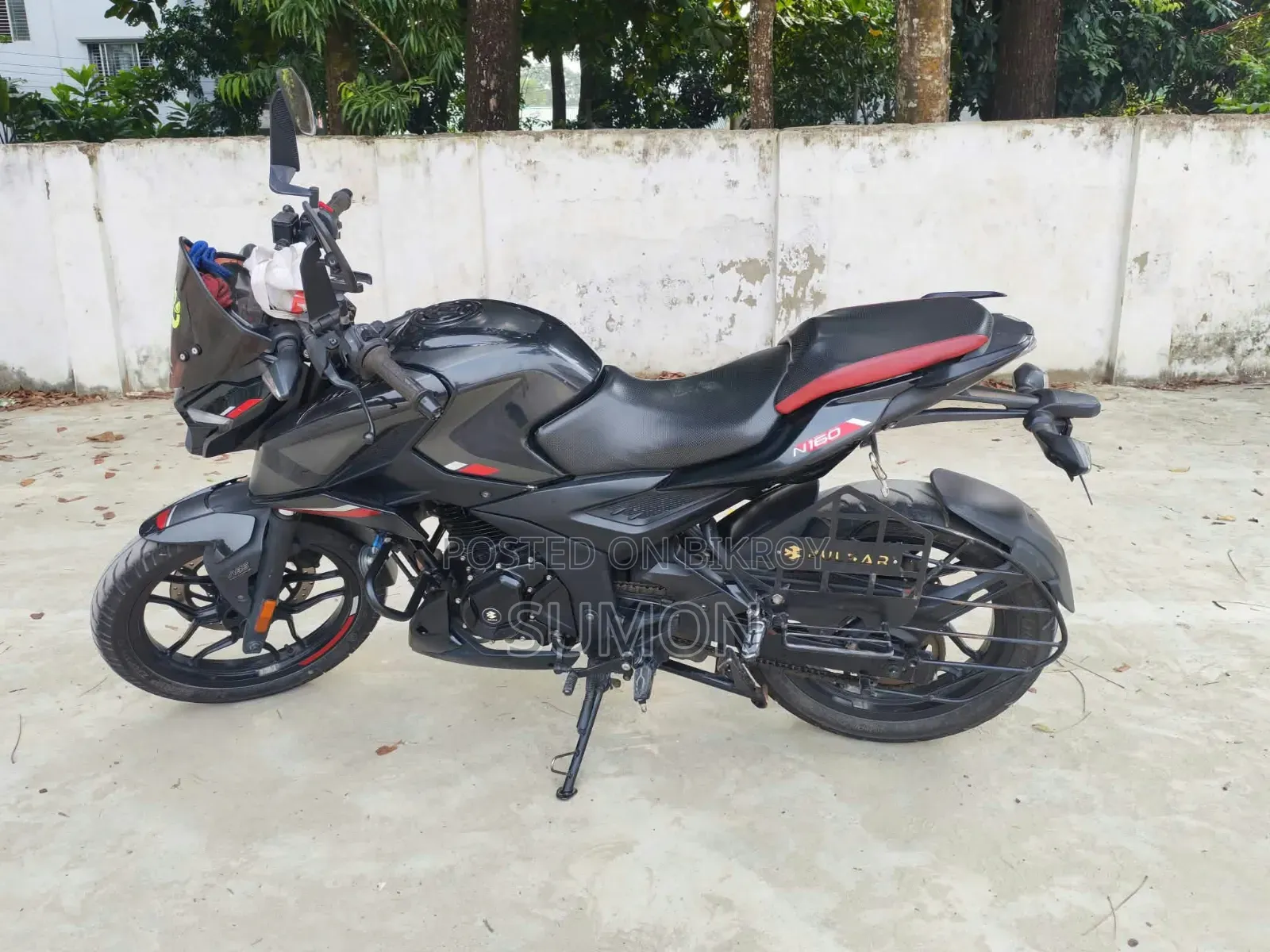 বাজাজ পালসার এনএস ১৬০ ২০২৪ কালো