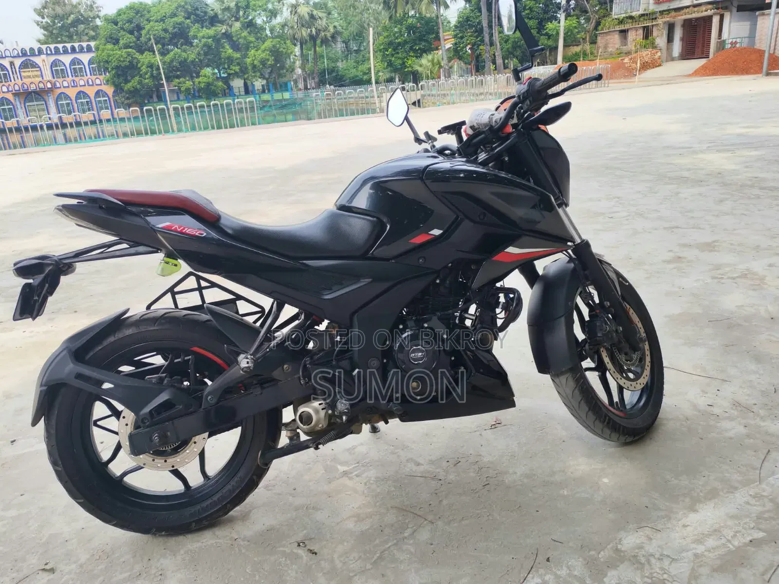 বাজাজ পালসার এনএস ১৬০ ২০২৪ কালো