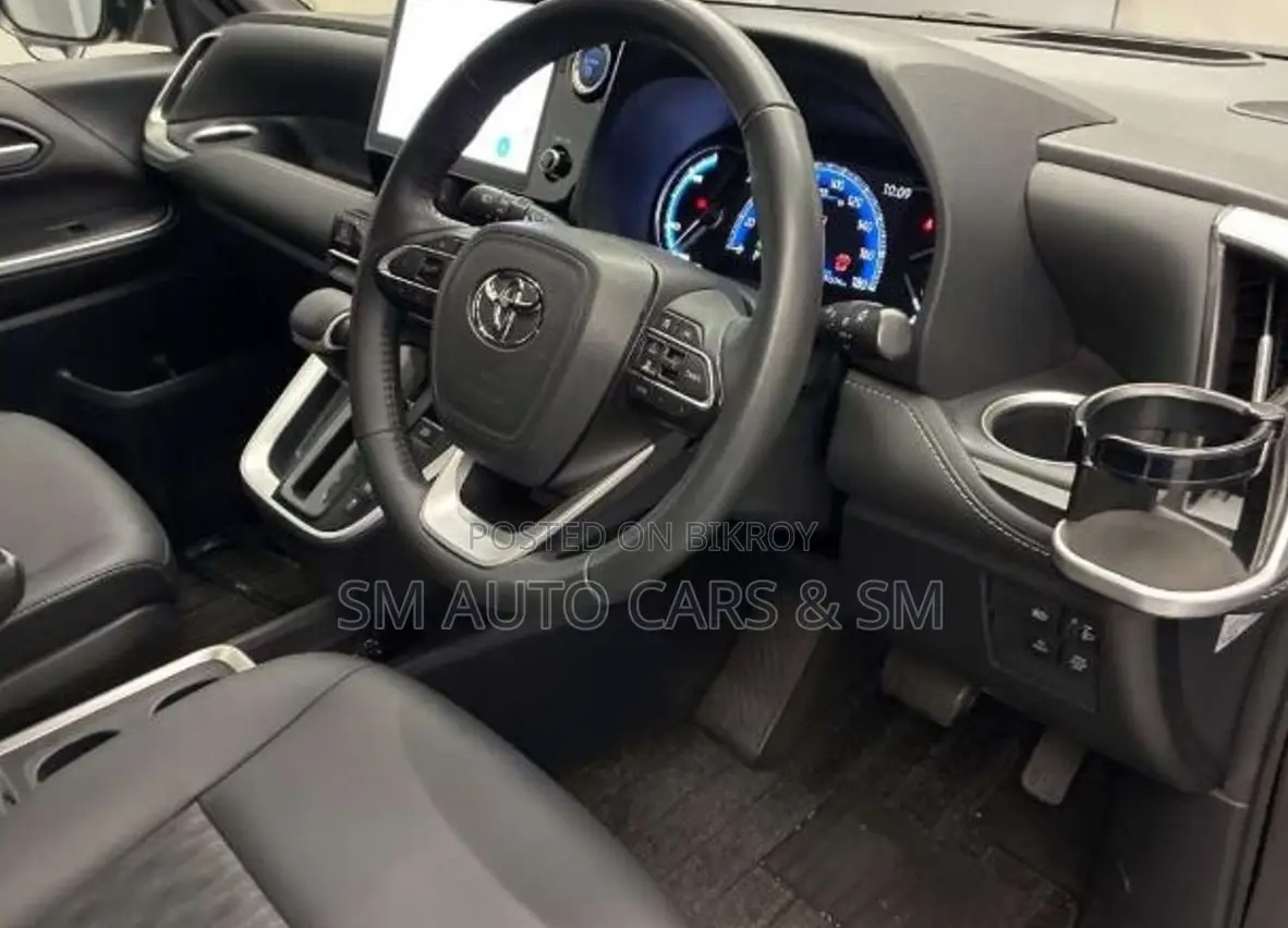 Toyota Noah 2022 Black