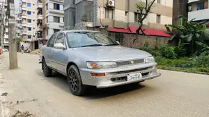 Toyota Corolla 1.6 Saloon 1992 Silver