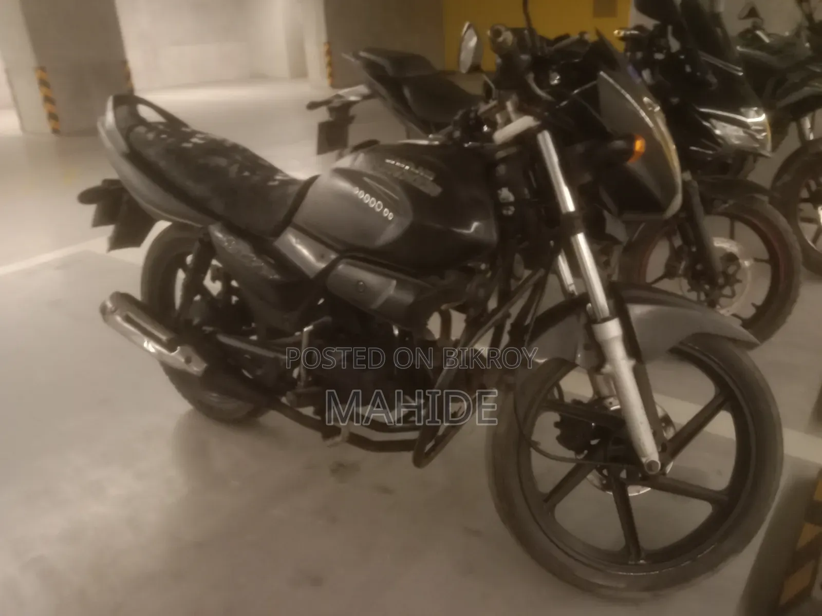 রানার বুলেট ১০০ ২০২১ ব্ল্যাক