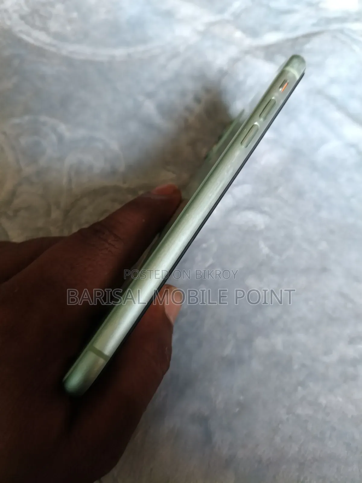 অ্যাপল আইফোন ১১ ৬৪ জিবি