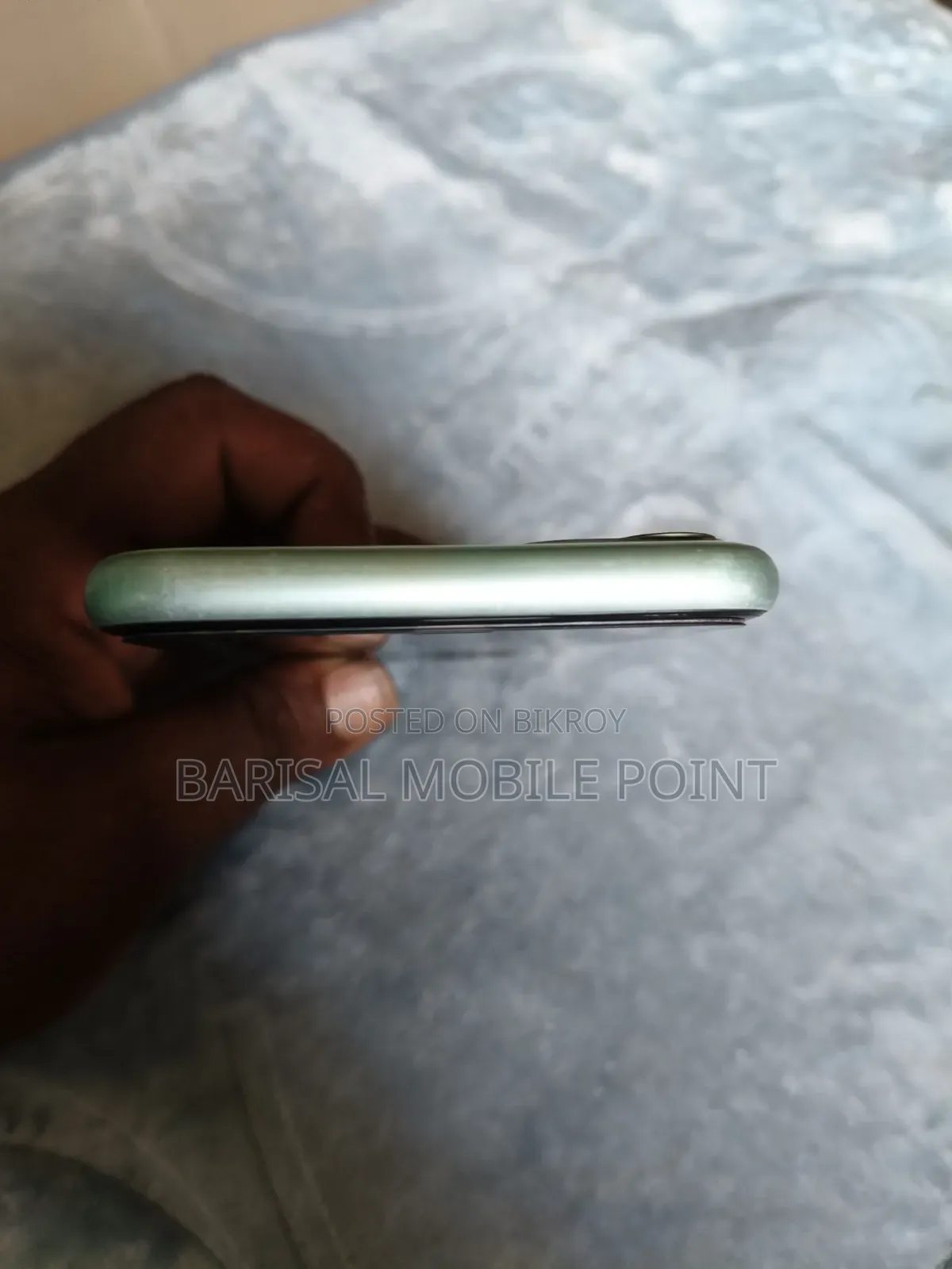 অ্যাপল আইফোন ১১ ৬৪ জিবি