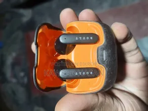 Boult TWS Bluetooth Earbuds (সৌদি আরব থেকে আনা) - বিক্রয় হবে