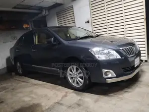 টয়োটা প্রিমিও ২০১৩ গ্রে