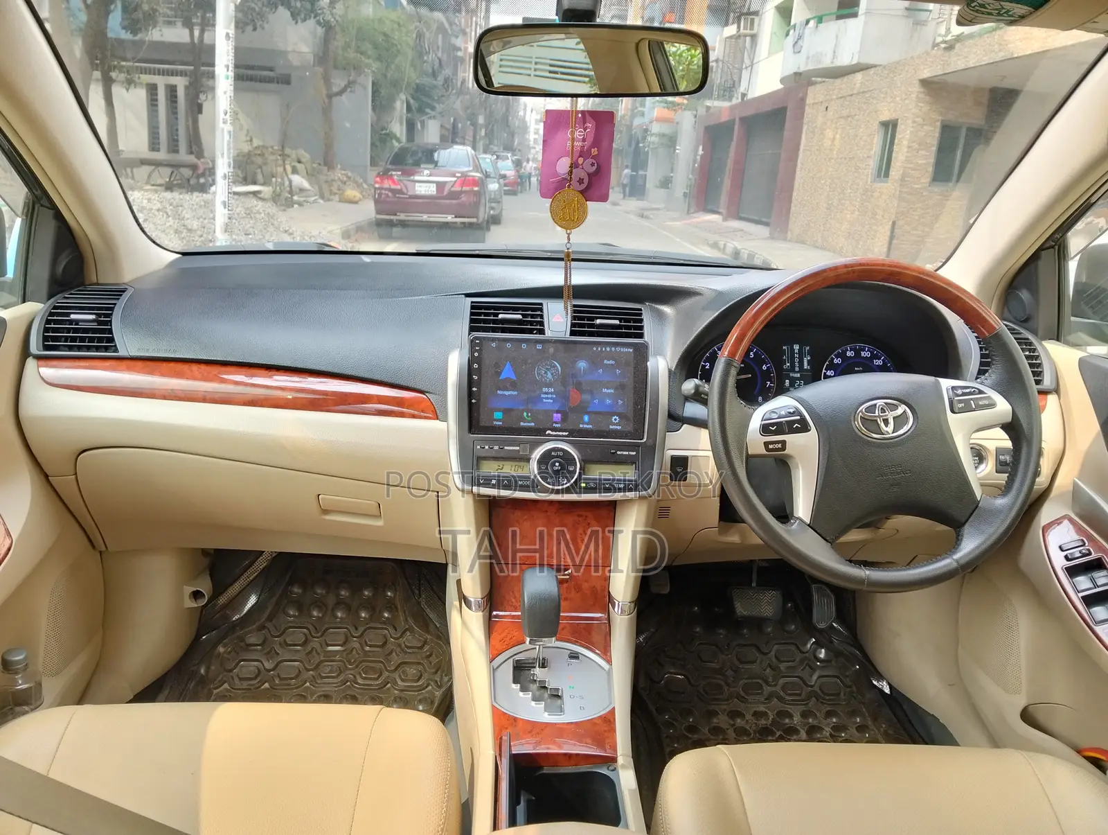টয়োটা প্রিমিও ২০১৩ গ্রে