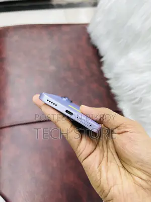 Vivo V70 256 GB Purple