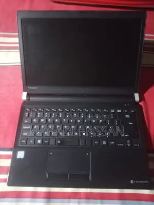 Laptop Dynabook Satellite Pro A40-J 8GB Intel Core i5 SSD 128GB
