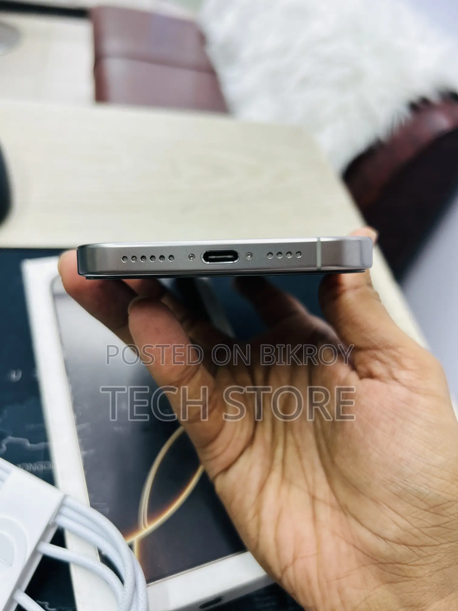 অ্যাপল আইফোন ১৬ প্রো ম্যাক্স ২৫৬ জিবি সিলভার