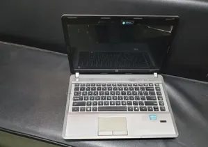 Laptop HP 14-ep0063 4GB Intel Core i3 HDD 500GB