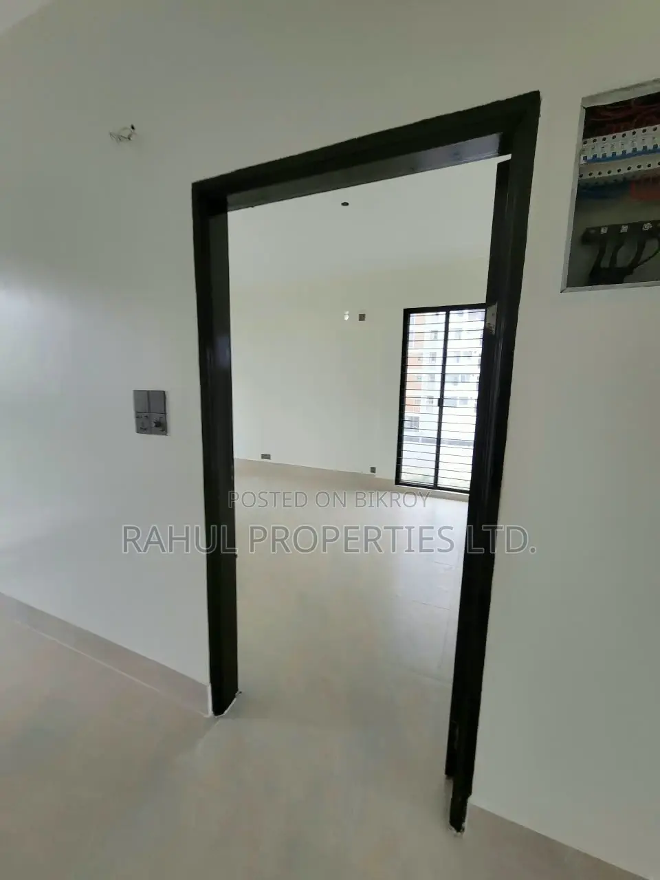 বাসুন্ধরায় ৩ বেডরুমের অ্যাপার্টমেন্ট বিক্রয়