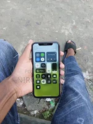 অ্যাপল আইফোন এক্স ২৫৬ জিবি ব্ল্যাক