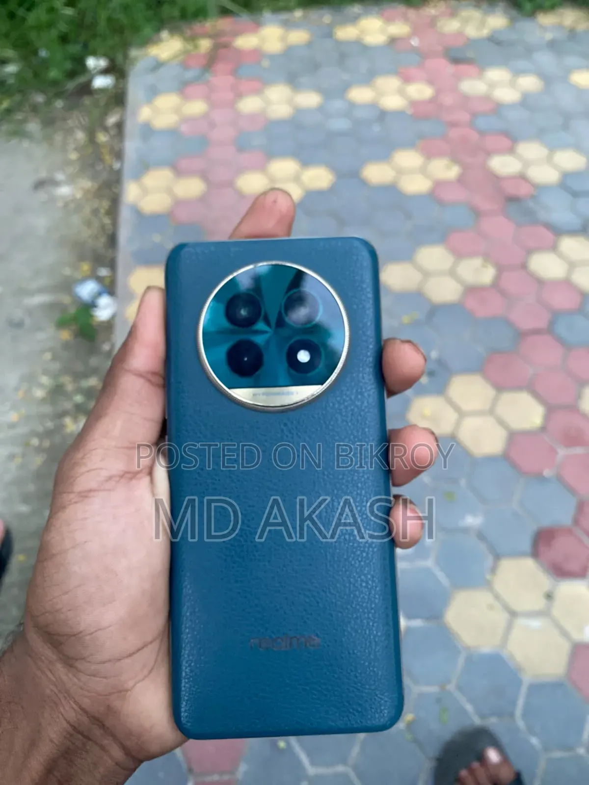 রিয়েলমি ১২৮ জিবি নীল