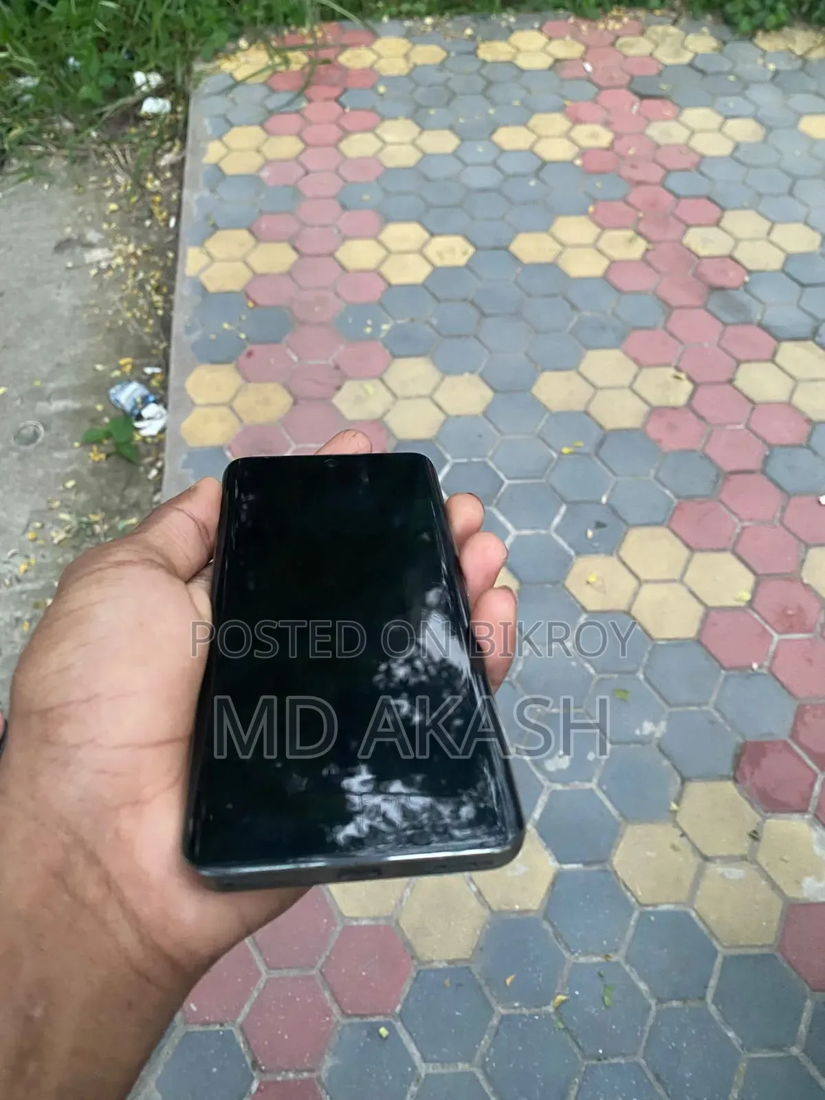 রিয়েলমি ১২৮ জিবি নীল