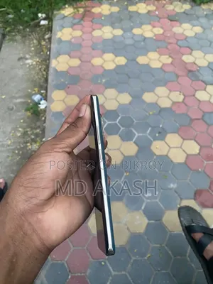 রিয়েলমি ১২৮ জিবি নীল