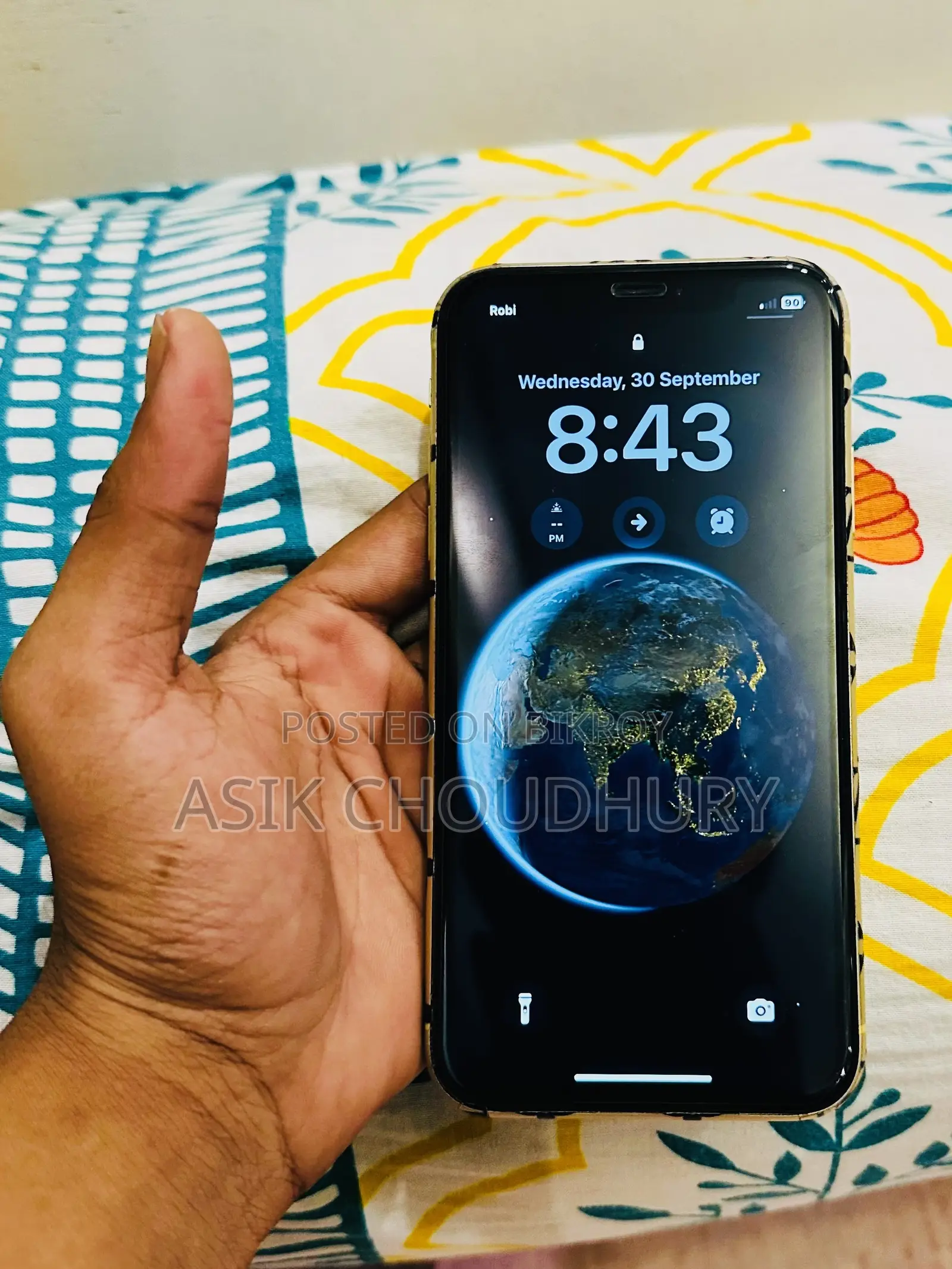 New Apple iPhone XR 64 GB Yellow