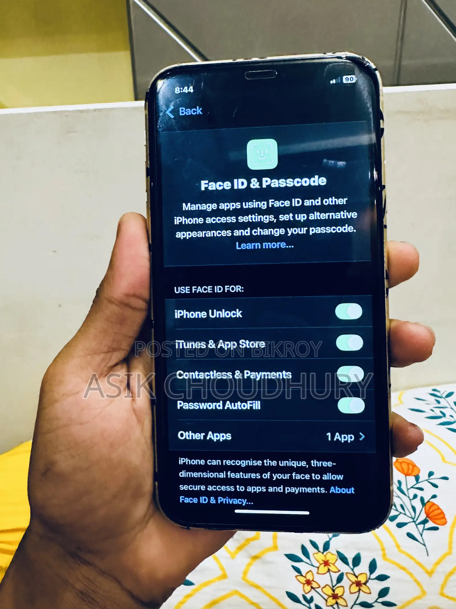 New Apple iPhone XR 64 GB Yellow