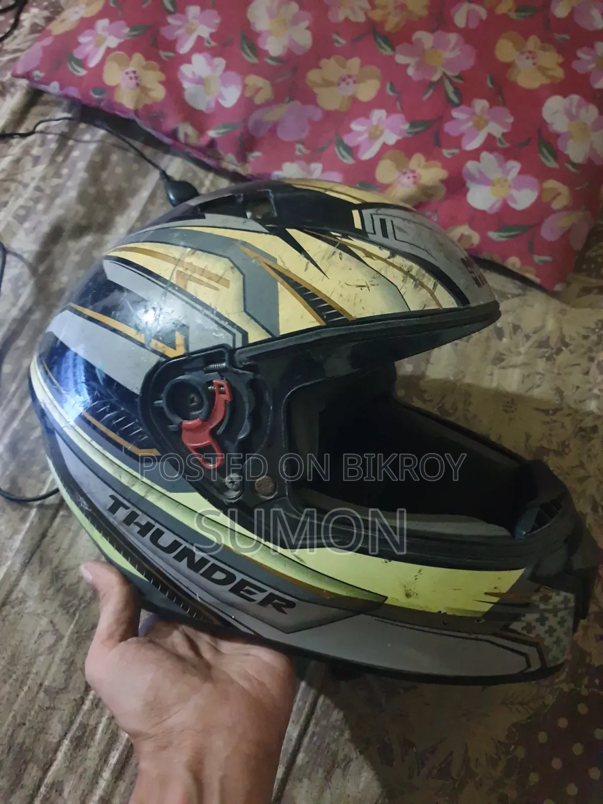 স্টাডস ফুল ফেস হেলমেট