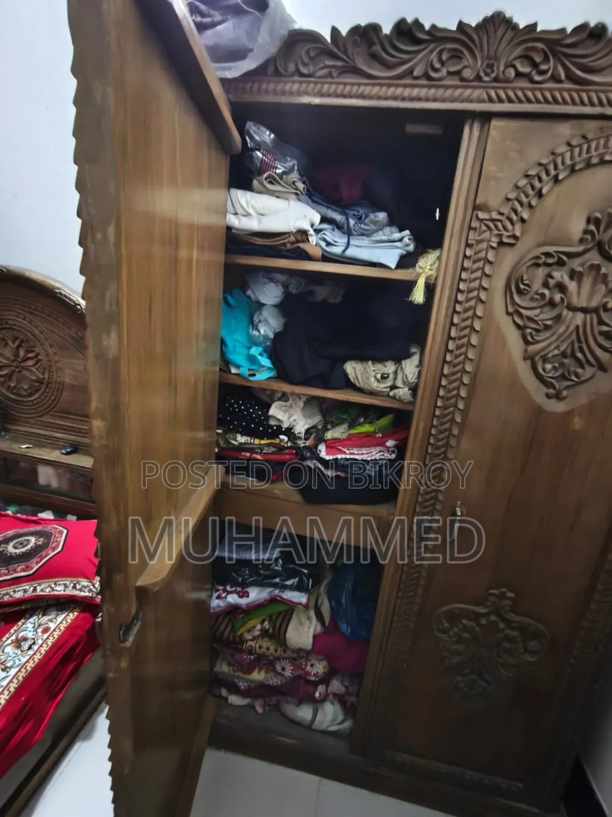 বার্মা টিক সেগুন কাঠের আলমারি।