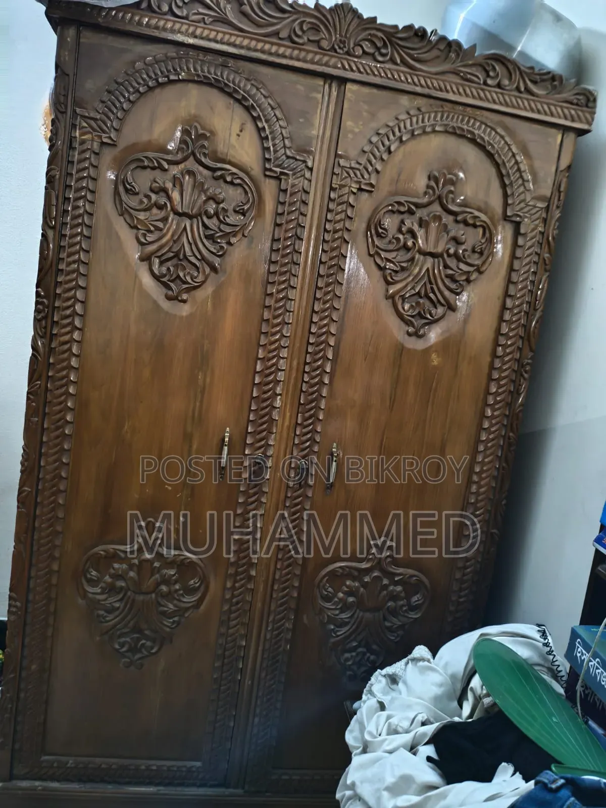 বার্মা টিক সেগুন কাঠের আলমারি।