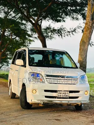 Toyota Noah 2003 White