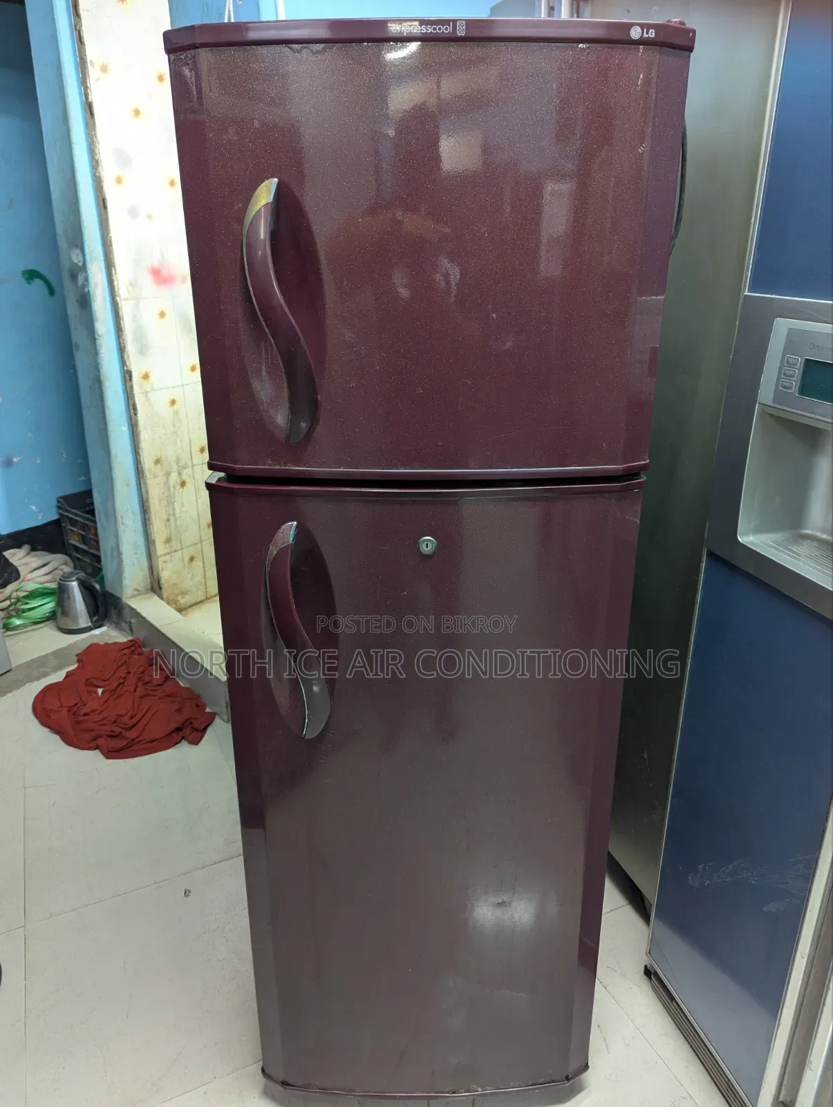 LG Red Colour Non Frost Fridge 235 Ltr.