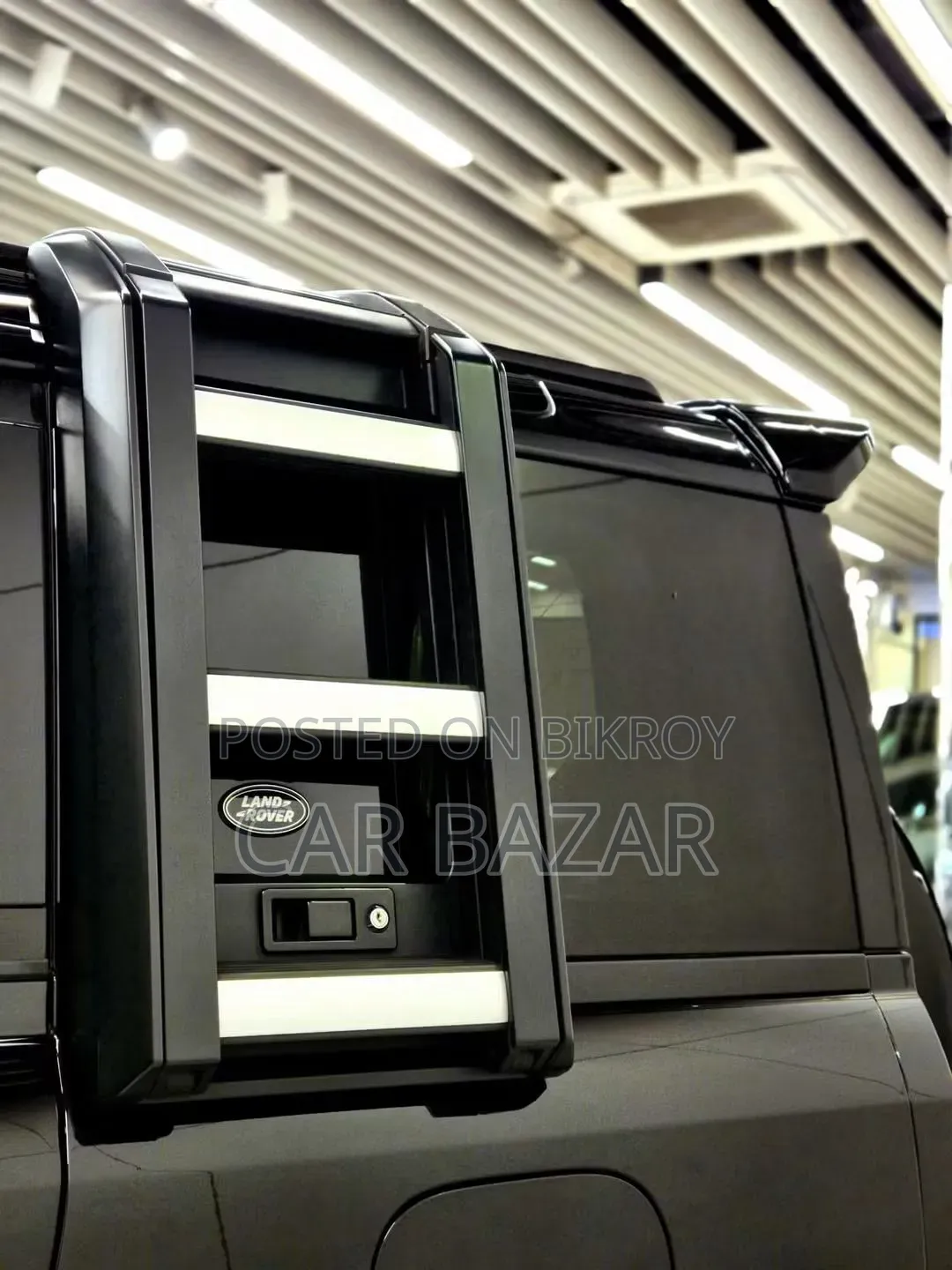 Land Rover Defender X-Dynamic SE 2023 Black