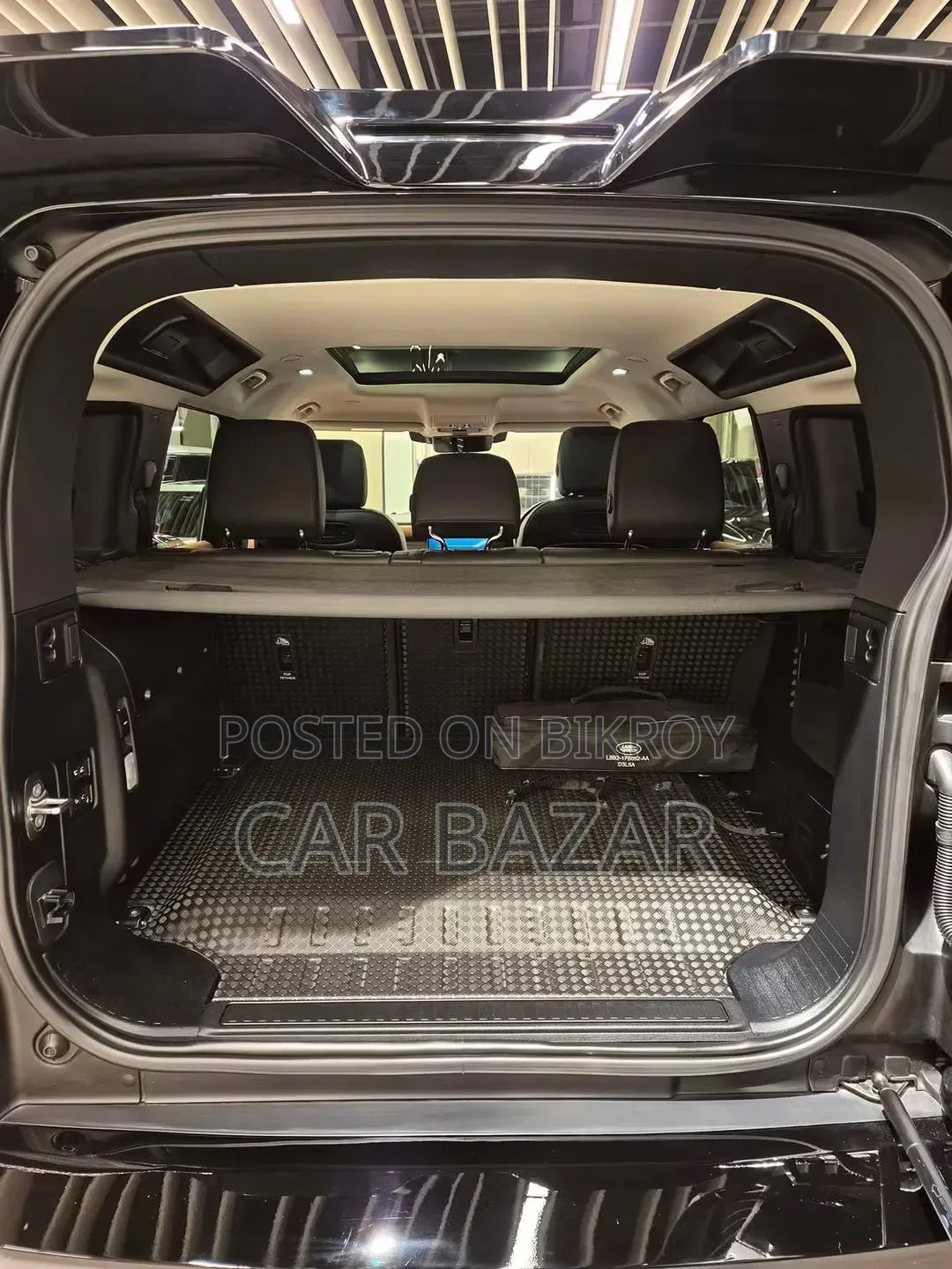 Land Rover Defender X-Dynamic SE 2023 Black