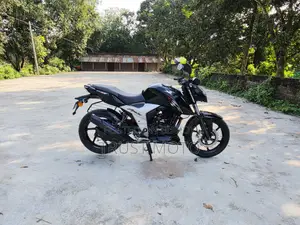 TVS Apache RTR 160 4V 2025 Black