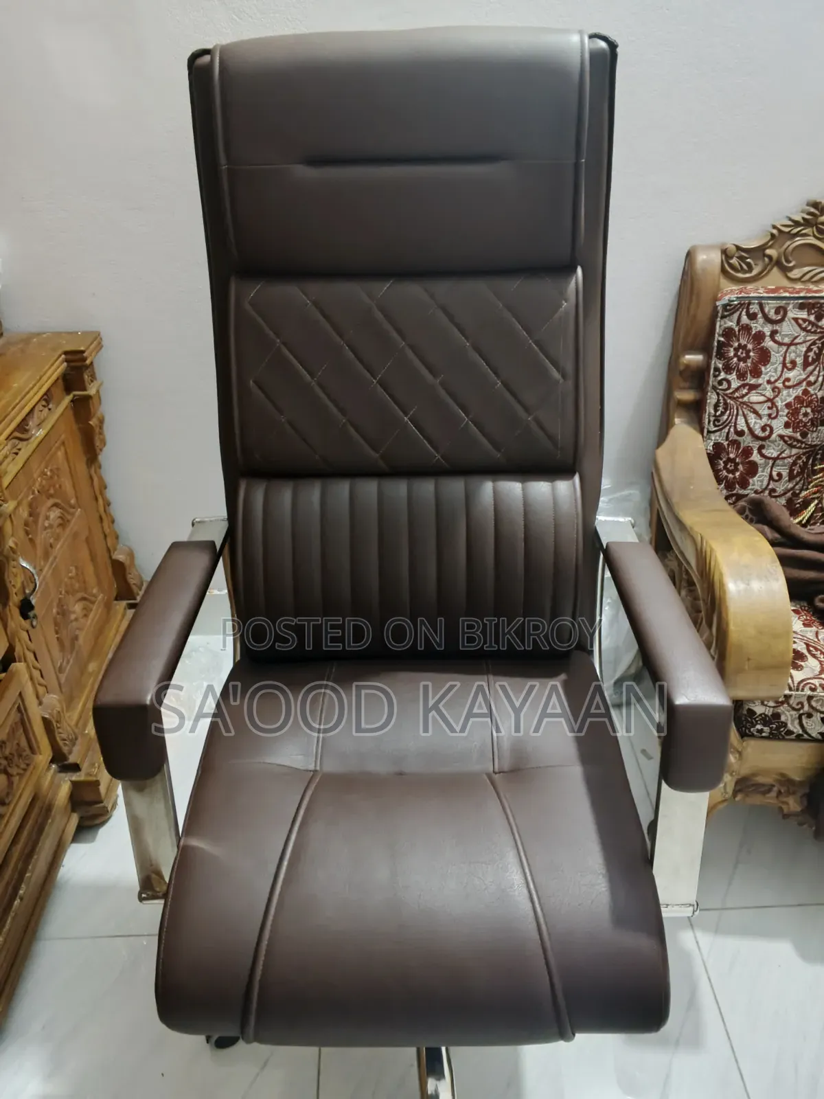 Boss Chair. Selling it because there is too much furniture at home.
