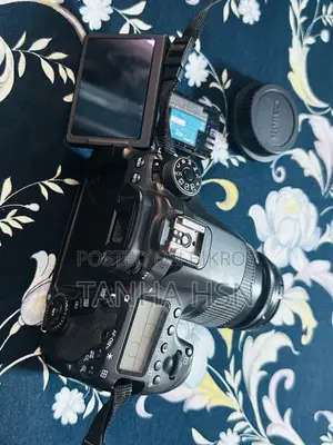 DSLR Camera - Canon EOS 70D
