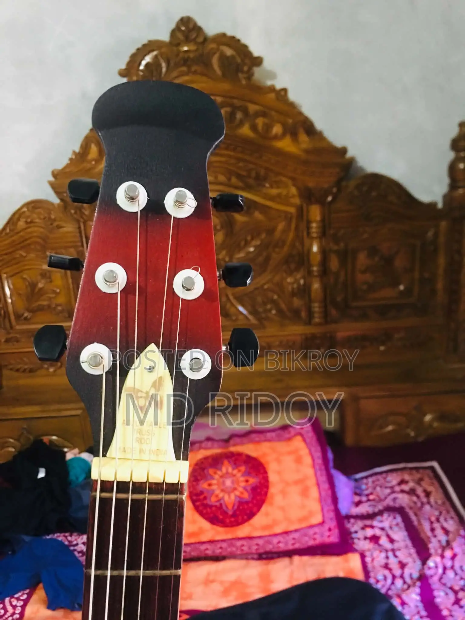 Signature 265 Acoustic Guitar বিক্রি করা হবে।