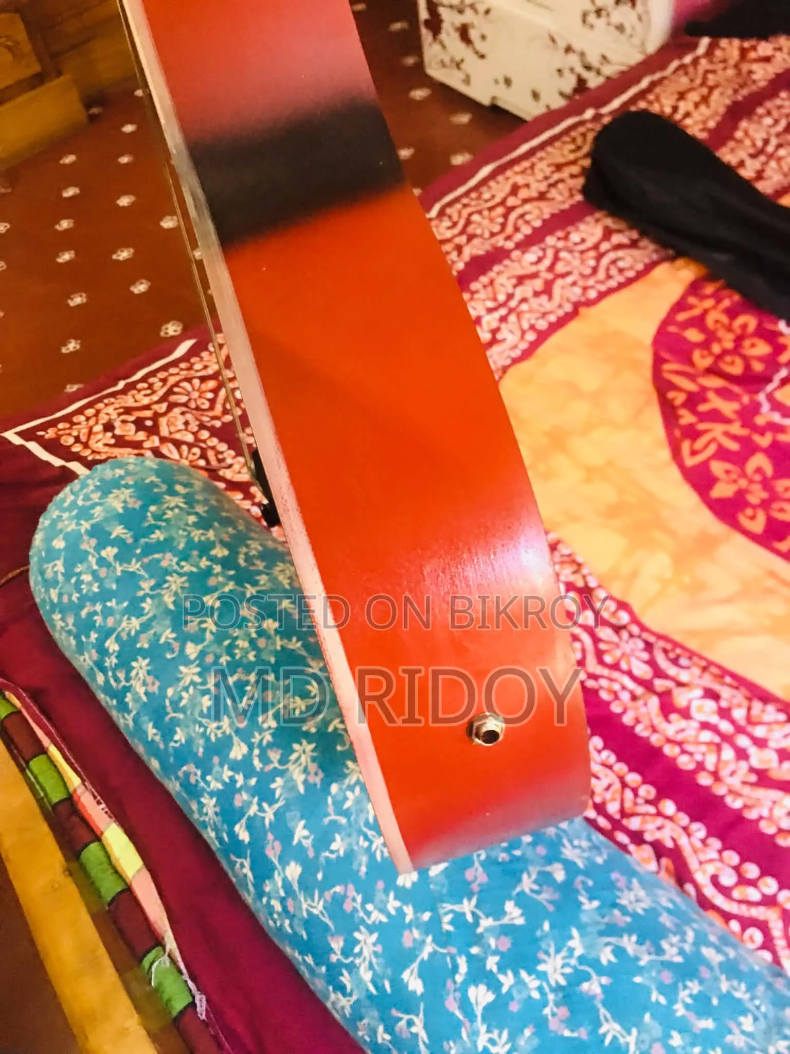 Signature 265 Acoustic Guitar বিক্রি করা হবে।