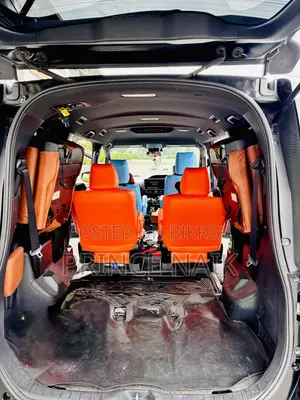 Toyota Noah 1.8 Front-Wheel Drive Hybrid (7-seater) 2017 Black