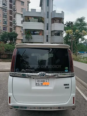 টয়োটা নোয়া ২০১৯ পার্ল