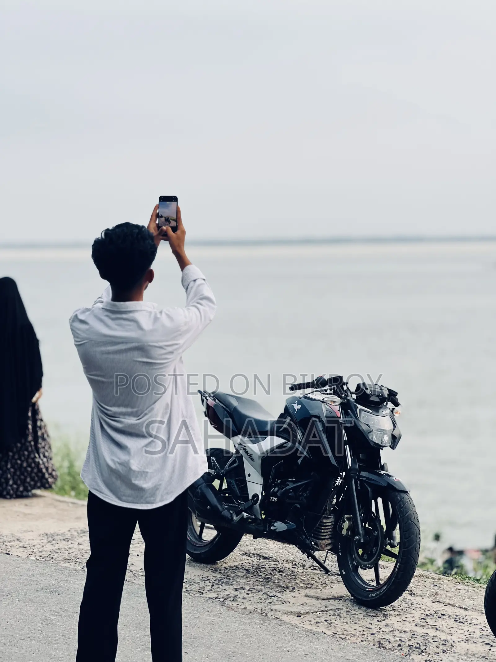 টিভিএস আপাচি আরটিআর ১৬০ ৪ভি ২০২২ ব্ল্যাক