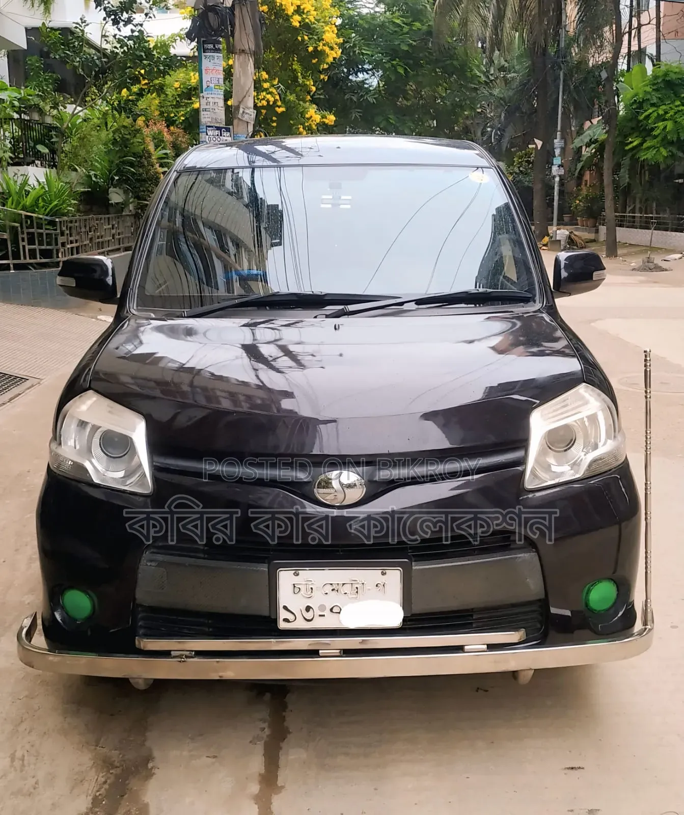 Toyota Sienta 2013 Maroon