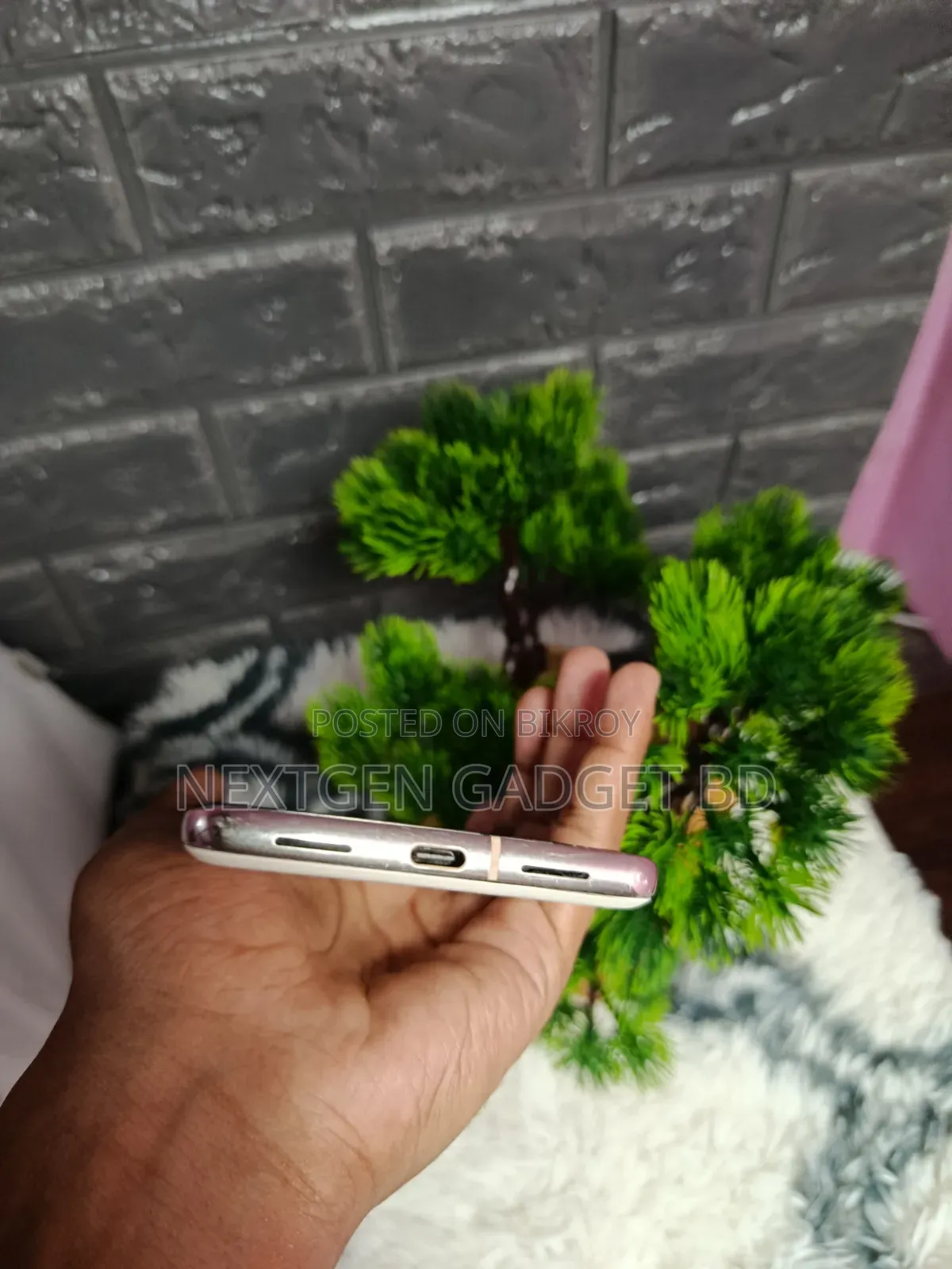 গুগল পিক্সেল ৭ প্রো ১২৮ জিবি সাদা