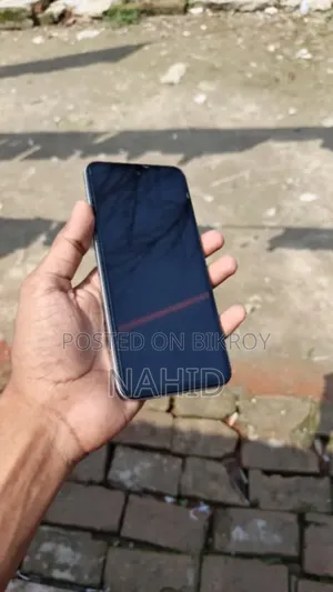 টেকনো স্পার্ক ৪০ ১২৮ জিবি সাদা