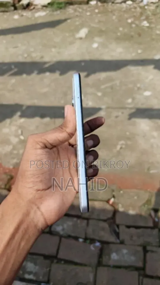 টেকনো স্পার্ক ৪০ ১২৮ জিবি সাদা