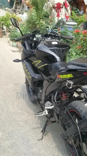 সুজুকি জিক্সার এসএফ ২০২২ ব্ল্যাক