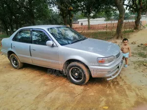 টয়োটা করোলা সেডান ১৯৯৫ গ্রে