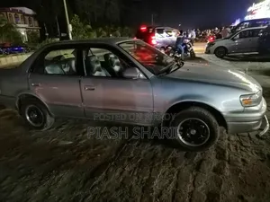 টয়োটা করোলা সেডান ১৯৯৫ গ্রে