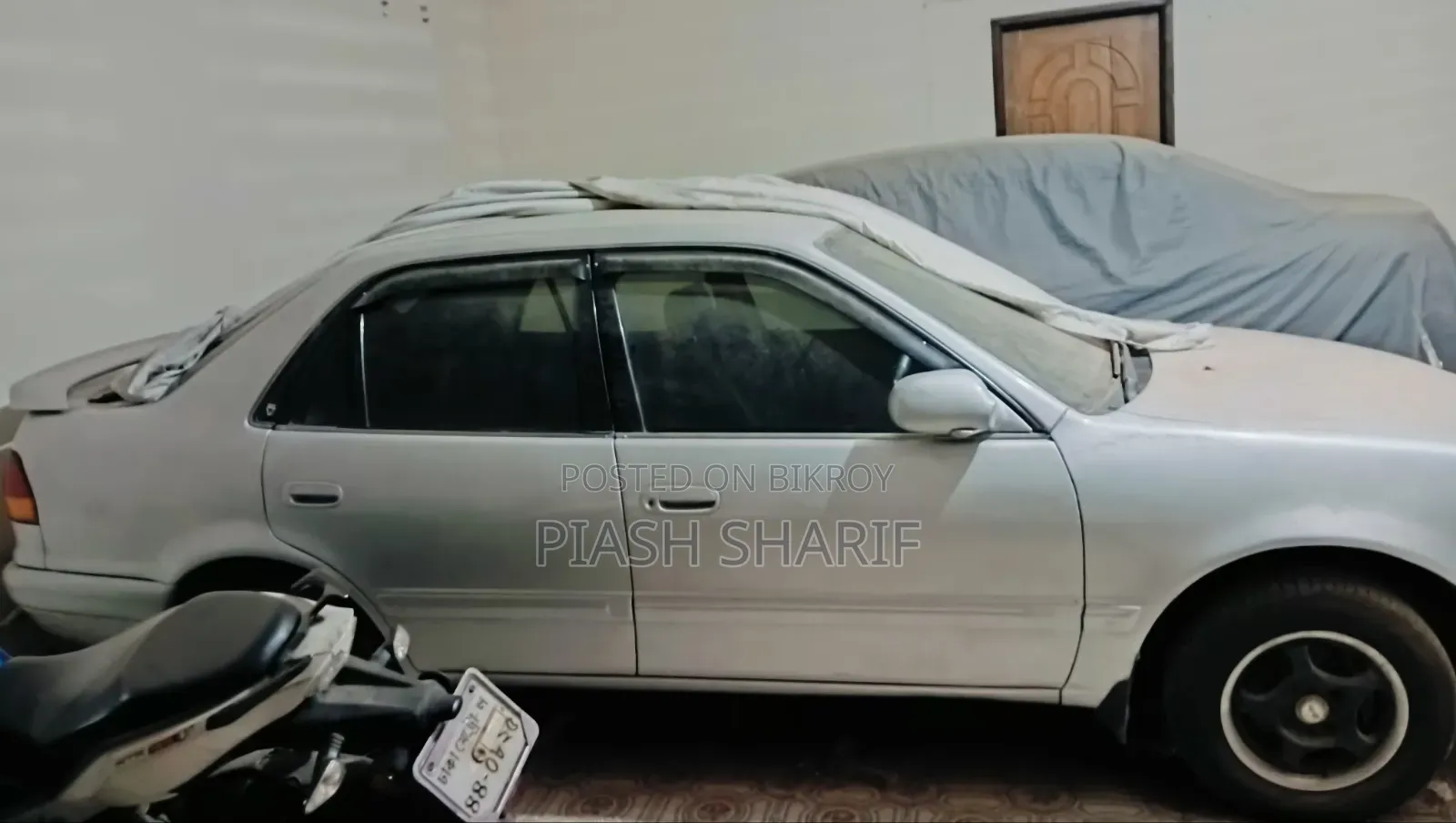 টয়োটা করোলা সেডান ১৯৯৫ গ্রে