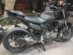 Hero Xtreme 125R 2025 Black