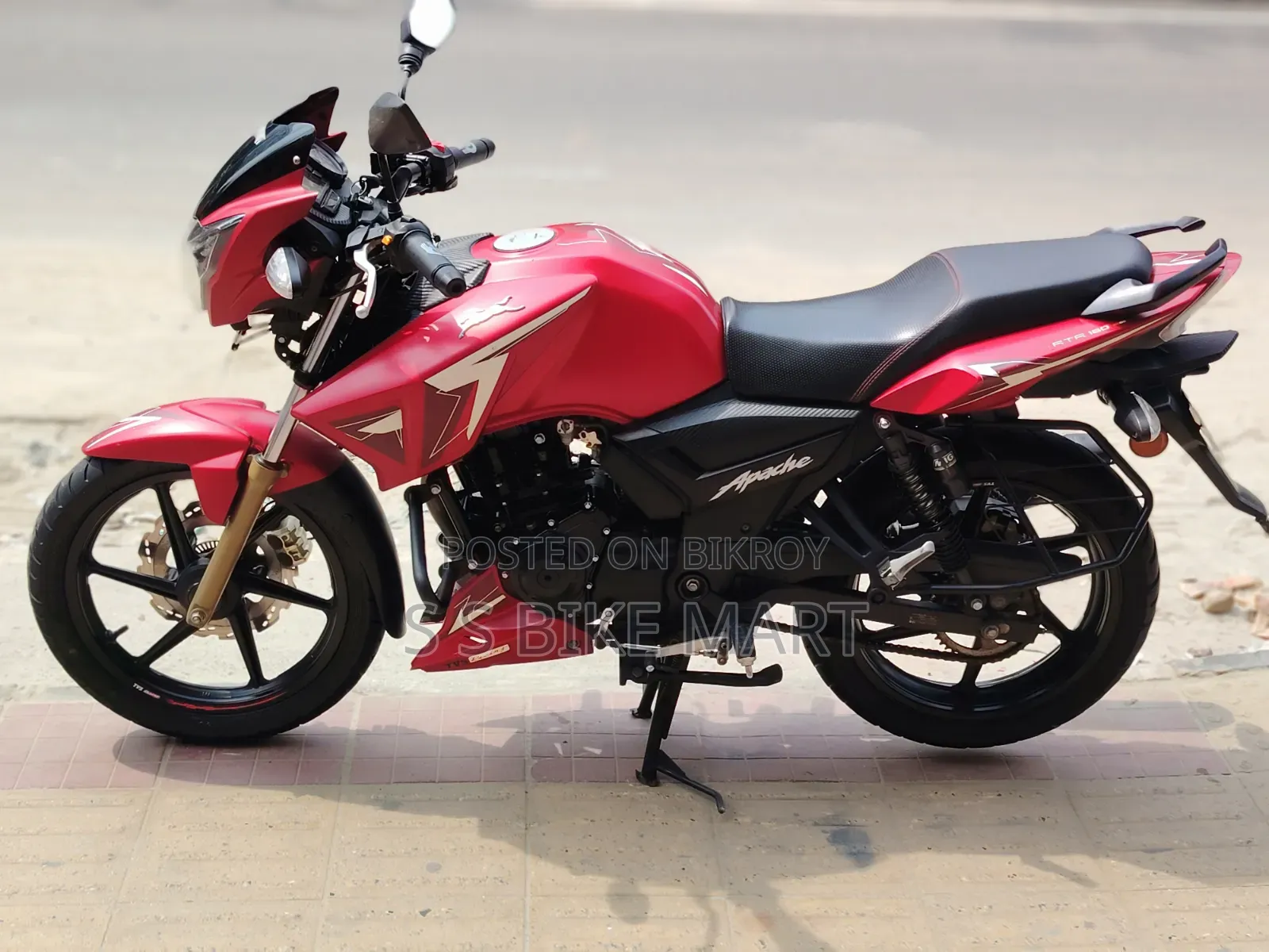 TVS Apache RTR 160 2V ABS 2023 Red