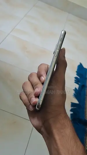 Apple iPhone X 64 GB White
