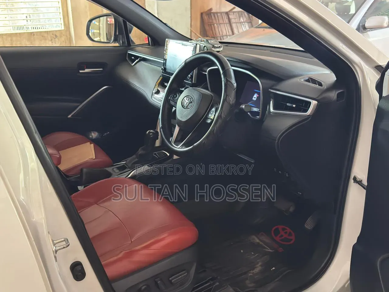 Toyota Corolla Nightshade 2022 Off white