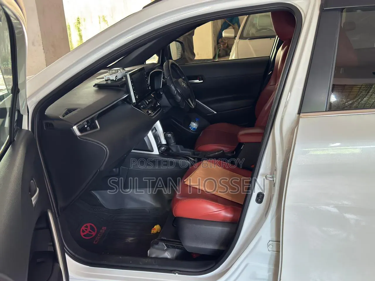 Toyota Corolla Nightshade 2022 Off white