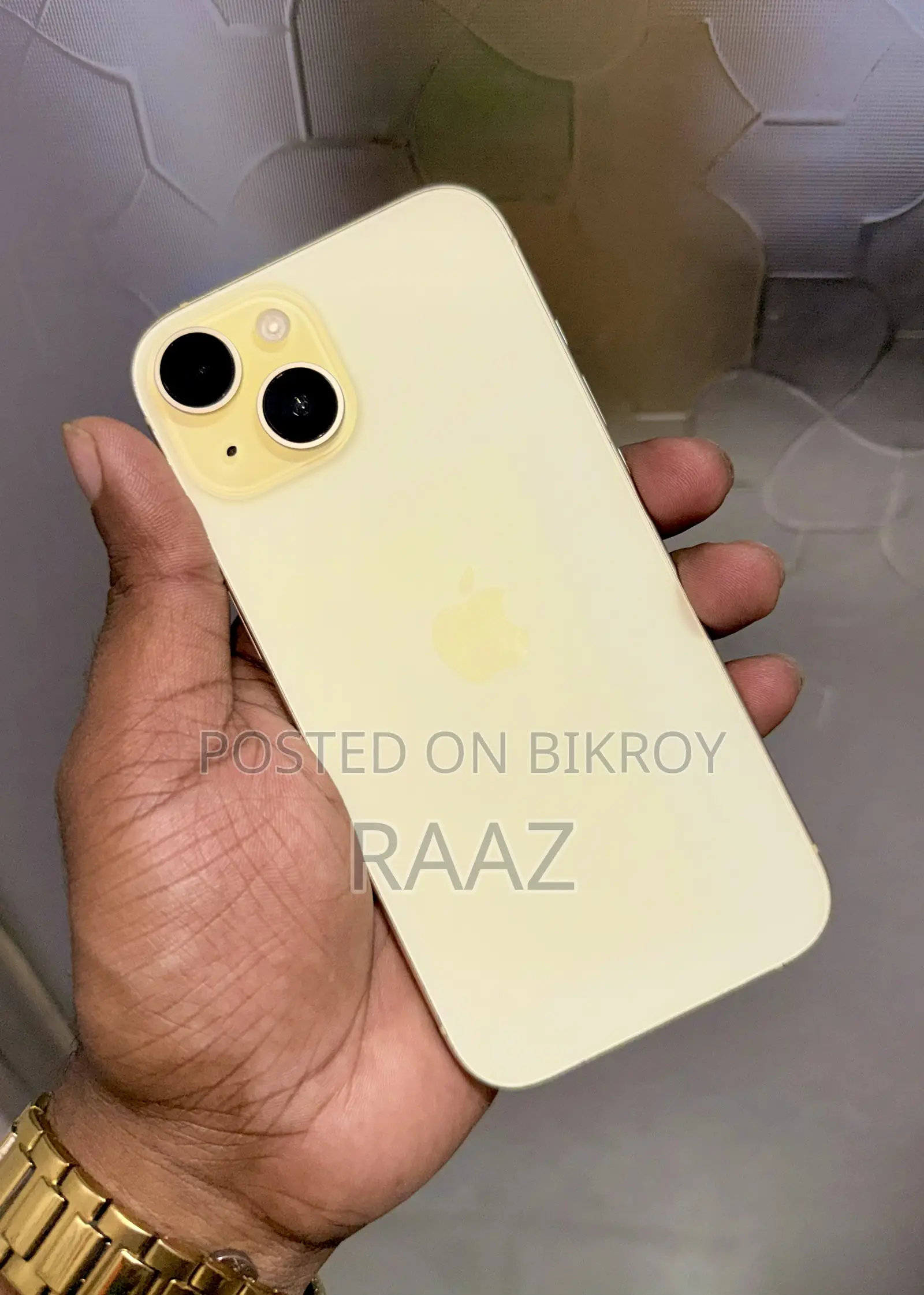 Apple iPhone 15 128 GB Yellow